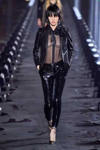 Look 75